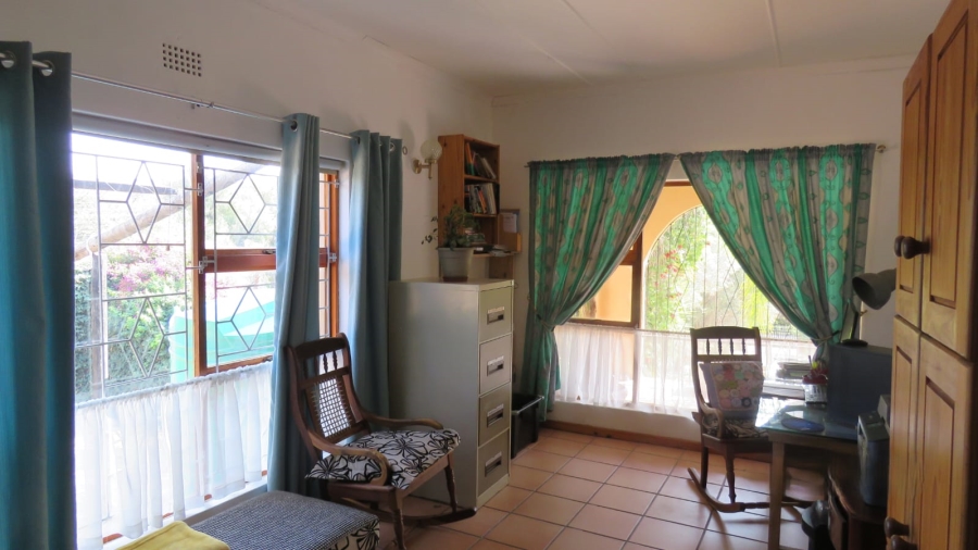 5 Bedroom Property for Sale in Uniondale Western Cape